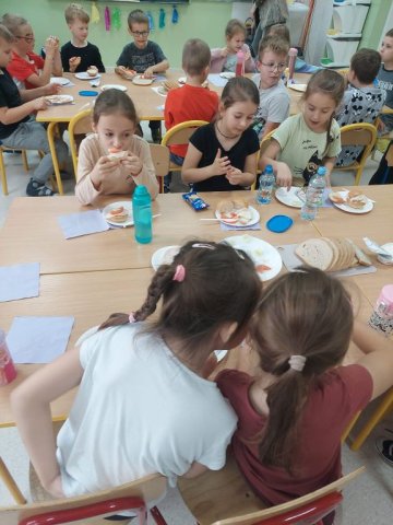 b_1024_768_0_00_images_2023_2024_KAWA_Kanapki_396150530_794437295817554_3799005802629870361_n